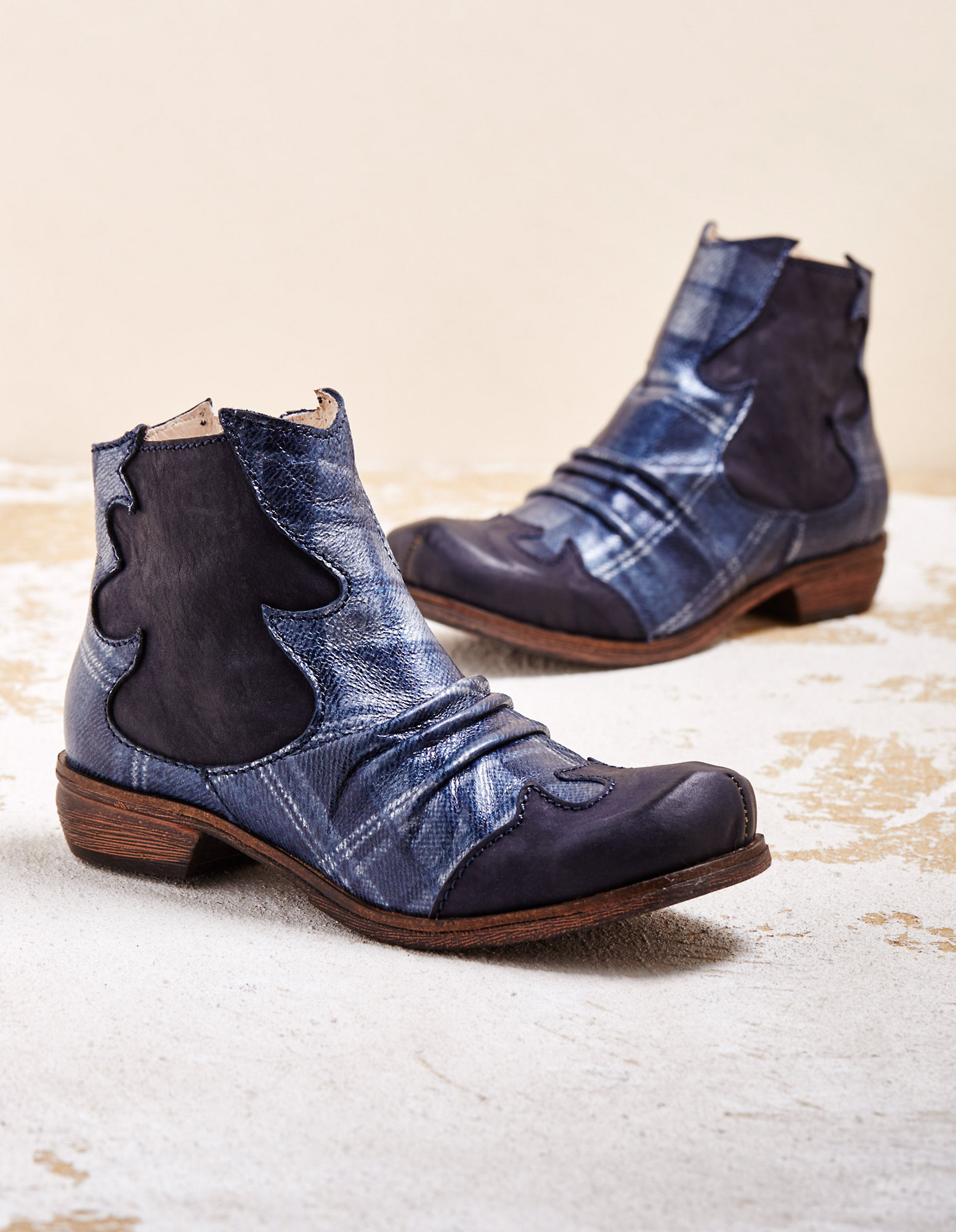 Stiefeletten Latoja von Rovers in blau | Deerberg Stiefeletten Latoja von Rovers in blau | Deerberg
