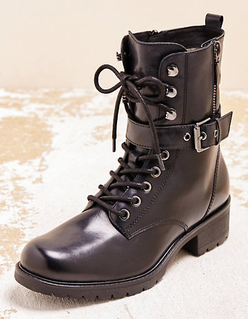Stiefeletten Tosja von Caprice in schwarz | Deerberg CAPRICE, Wechselfußbett Schnürstiefeletten, schwarz | mirapodo